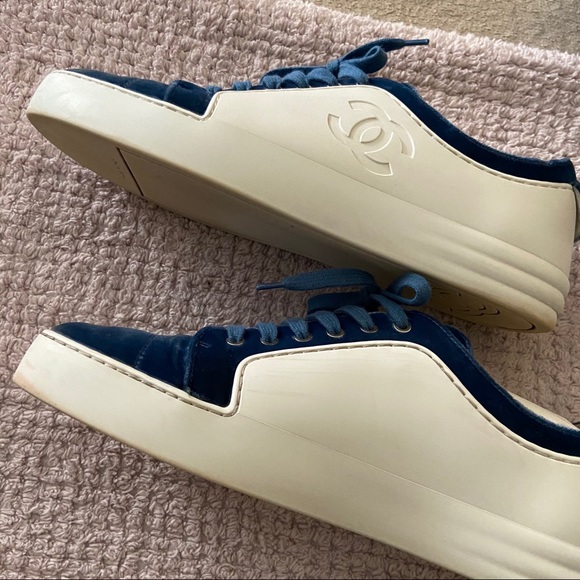 Auth Chanel Logo Velvet Metiers D’Art 17a Sneaker - Picture 6 of 8